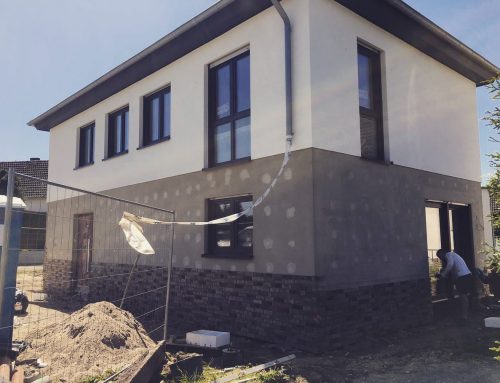 Putz/ Klinker-Riemchen Fassade kurz vor Fertigstellung